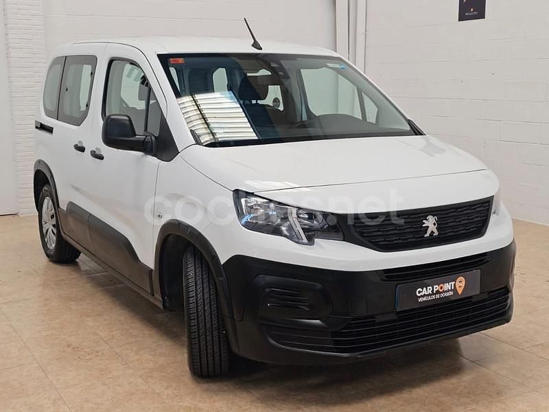 Usado Peugeot Rifter Active 100 CV (73 kW) 2021 Blanco Monovolumen
