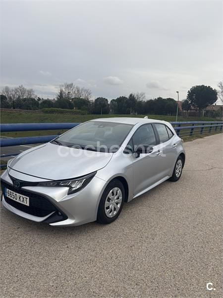 Usado Toyota Corolla Business Edition 122 CV (89 kW) 2019 Gris / plata Berlina