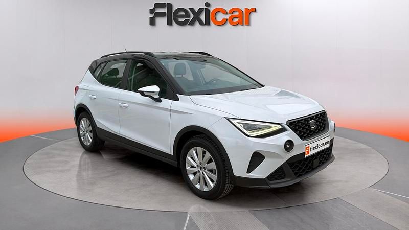 Usado Seat Arona Style 110 CV (80 kW) 2023 Blanco SUV