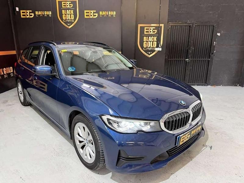 Usado BMW 318 Comfort Edition 150 CV (110 kW) 2020 Azul Familiar