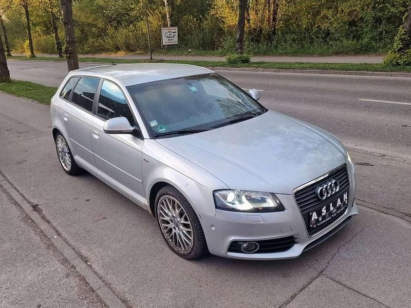 Gris Usado 2011 Audi A3 Sportback Ambition Utilitario | 10.700 € (Precio justo) - Imagen 1/4