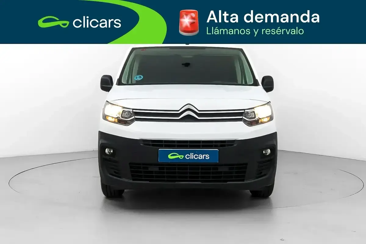 Usado Citroën Berlingo 100 CV (73 kW) 2021 Blanco Monovolumen