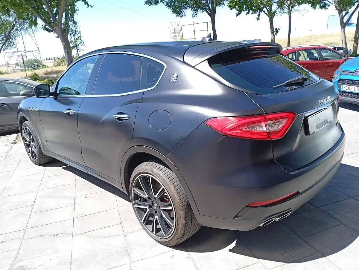 Usado Maserati Levante 275 CV (202 kW) 2017 Gris SUV