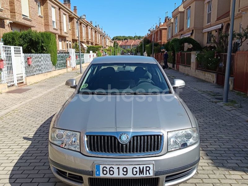 Usado Skoda Superb Ambition 105 CV (77 kW) 2009 Beige Berlina