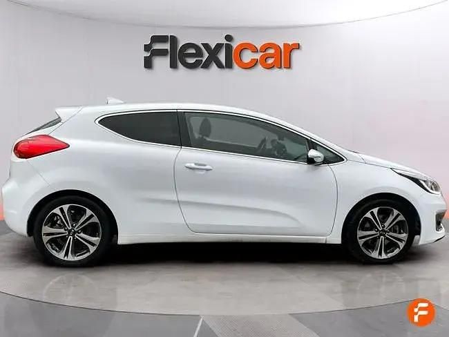 Używany Kia Ceed 136 KM (100 kW) 2018 Biały Hatchback