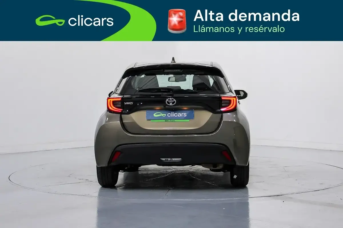 Usado Toyota Yaris Edition 125 CV (91 kW) 2022 Beige Utilitario
