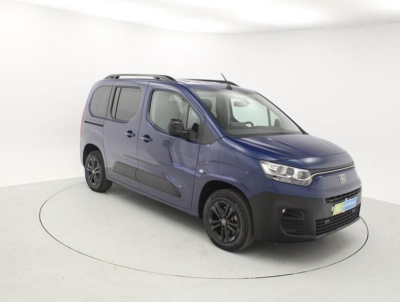 Azul Usado 2023 Fiat e-Doblò Launch Edition Monovolumen | 22.900 € - Imagen 1/4