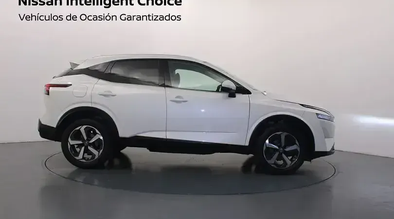 Usado Nissan Qashqai N-Connecta 158 CV (116 kW) 2023 Kori white techo black SUV