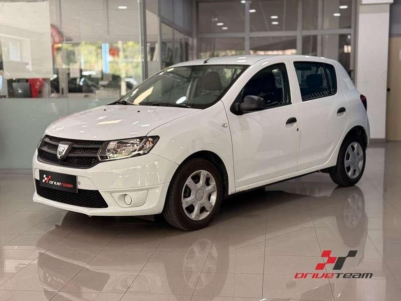 Blanco Usado 2015 Dacia Sandero Ambiance Utilitario | 7500 € (Precio justo) - Imagen 1/4