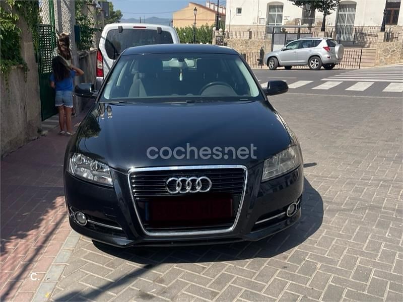 Negro Usado 2011 Audi A3 Sportback Ambition Berlina | 7000 € (Precio justo) - Imagen 1/3