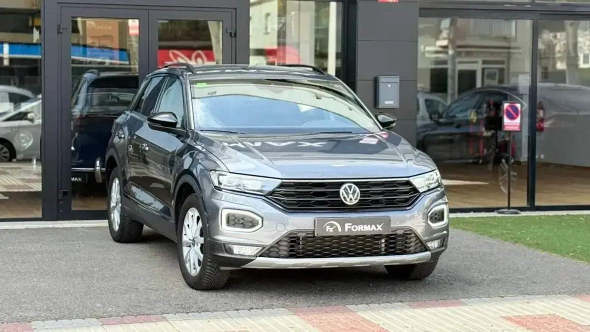 Usado VW T-Roc Sport 150 CV (110 kW) 2022 Gris SUV