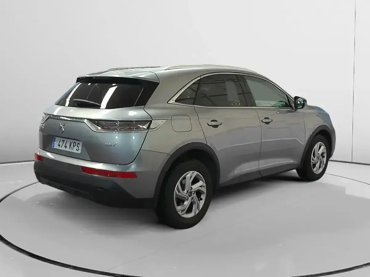 Usado DS Automobiles DS7 Crossback Be Chic 130 CV (95 kW) 2018 Gris / plata SUV