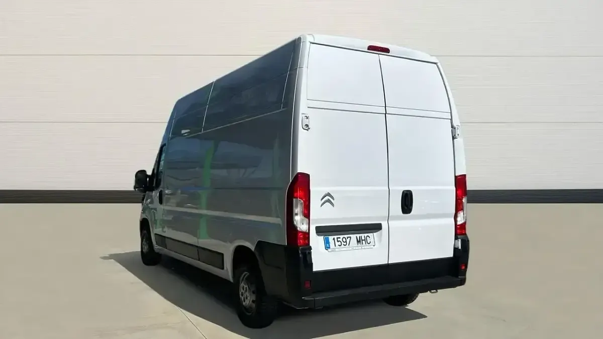 Usado Citroën Jumper 140 CV (102 kW) 2023 Blanco Monovolumen