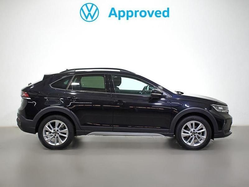 Usado VW Taigo Life 110 CV (80 kW) 2023 Negro profundo efecto perla SUV