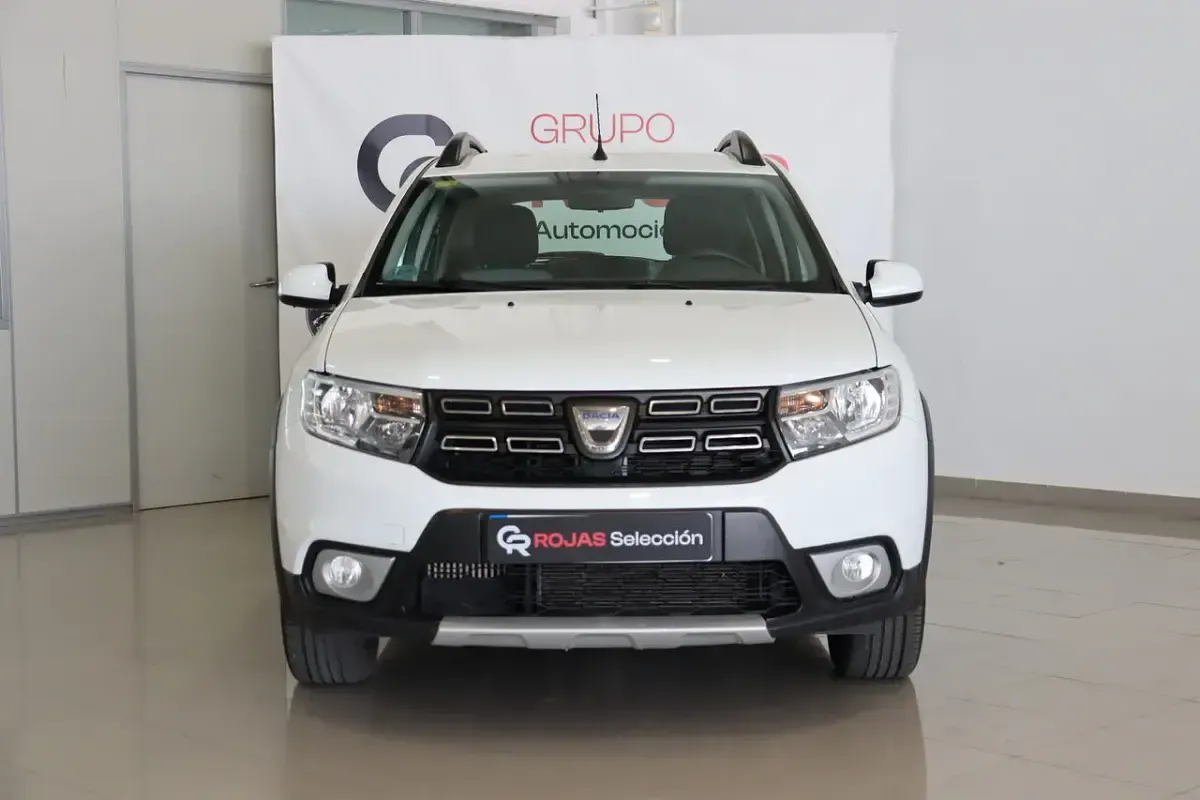 Usado Dacia Sandero Essentiel 100 CV (73 kW) 2021 Blanco