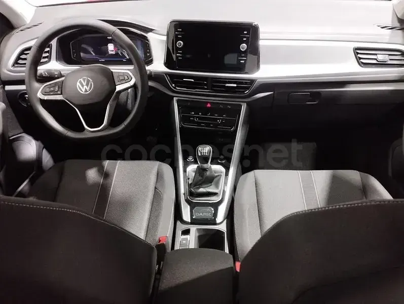 Usado VW T-Roc 110 CV (80 kW) 2024 Rojo SUV
