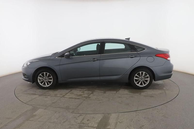 Usado Hyundai i40 115 CV (84 kW) 2018 Gris Berlina