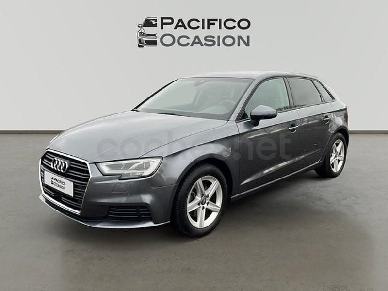 Usado Audi A3 131 CV (96 kW) 2019 Gris / plata Berlina