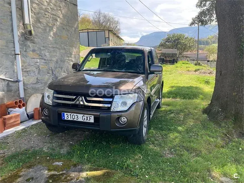 Usado Mitsubishi Montero Motion 200 CV (147 kW) 2010 Marrón SUV