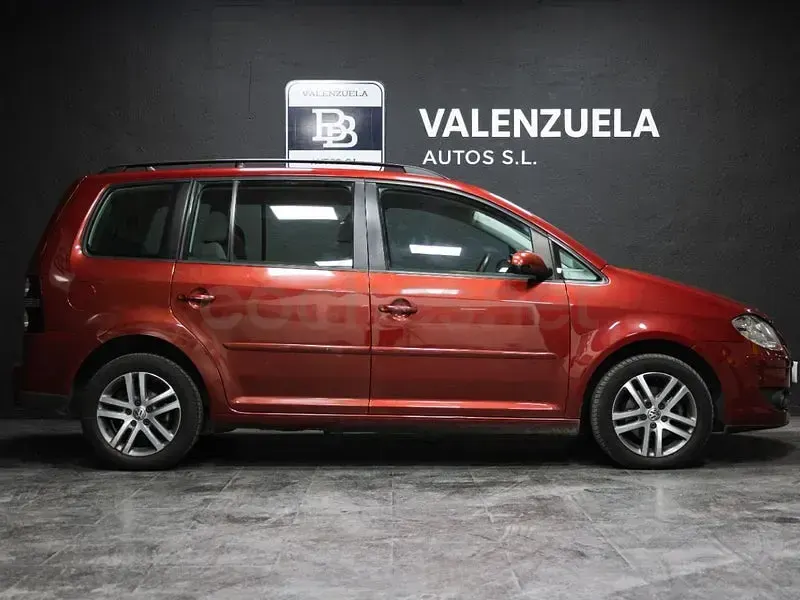 Usado VW Touran 140 CV (102 kW) 2008 Granate Monovolumen