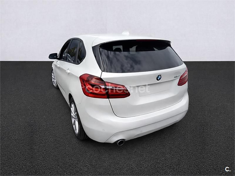 Usado BMW 225 Active Tourer iPerformance 224 CV (164 kW) 2019 Blanco Monovolumen