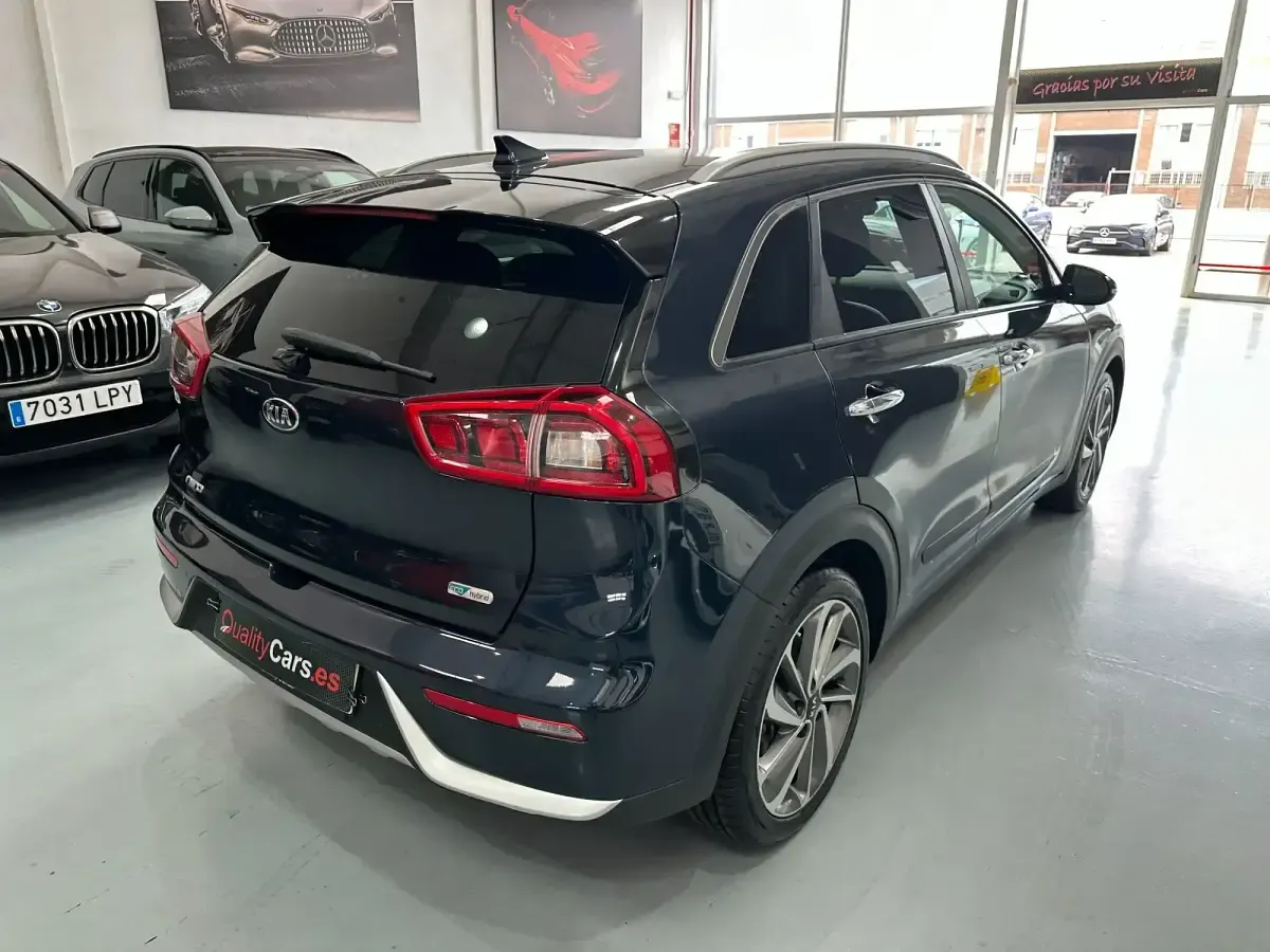 Usado Kia Niro 141 CV (103 kW) 2018 Azul SUV