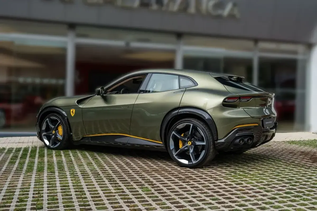 Usado Ferrari Purosangue 724 CV (532 kW) 2024 Verde metalizado SUV