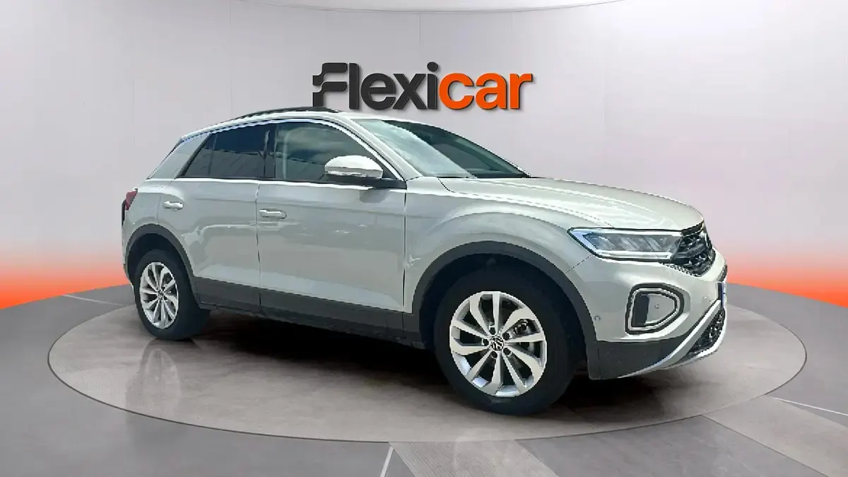 Usado VW T-Roc Life 150 CV (110 kW) 2023 Beige SUV