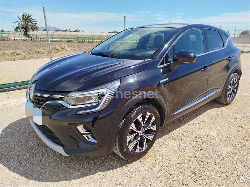 Używany Renault Captur Techno 90 KM (66 kW) 2022 Czarny SUV