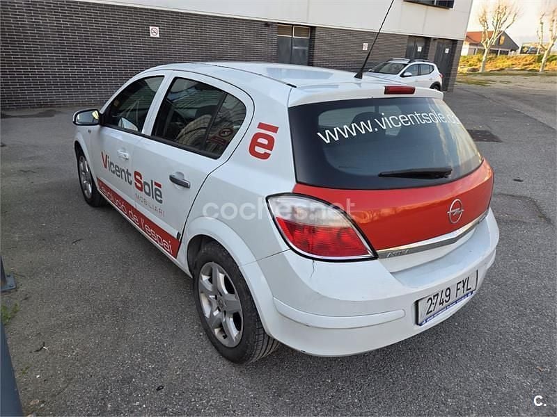 Usado Opel Astra Enjoy 100 CV (73 kW) 2007 Blanco Berlina