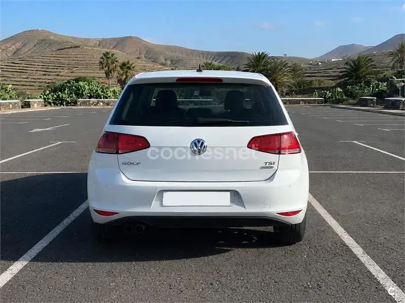 Usado VW Golf VII Advance 125 CV (91 kW) 2017 Blanco Familiar