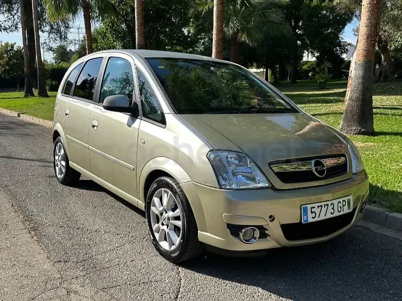 Usado Opel Meriva Cosmo 100 CV (73 kW) 2010 Beige Monovolumen