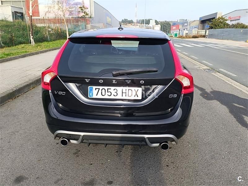 Begagnad Volvo V60 R-Design 136 HK (100 kW) 2011 Svart Kombi