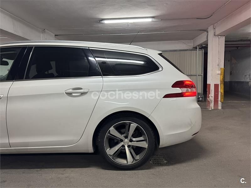 Usado Peugeot 308 SW Allure 130 CV (95 kW) 2016 Blanco Familiar