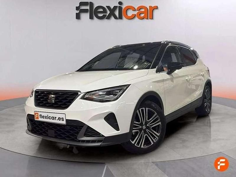 Usado Seat Arona FR 110 CV (80 kW) 2023 Blanco SUV