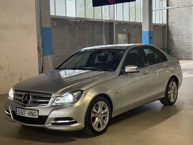 Usado Mercedes C220 170 HP (125 kW) 2013 Cinzento Sedan