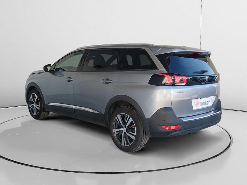 Usado Peugeot 5008 Allure 132 CV (97 kW) 2023 Gris SUV