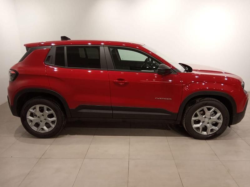 Usado Jeep Avenger Longitude 100 CV (73 kW) 2024 Rojo SUV