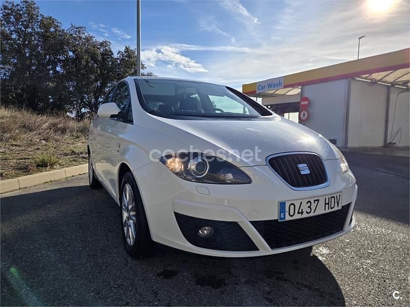 Blanco Usado 2011 Seat Altea Style Monovolumen | 9200 € (Precio justo) - Imagen 1/4