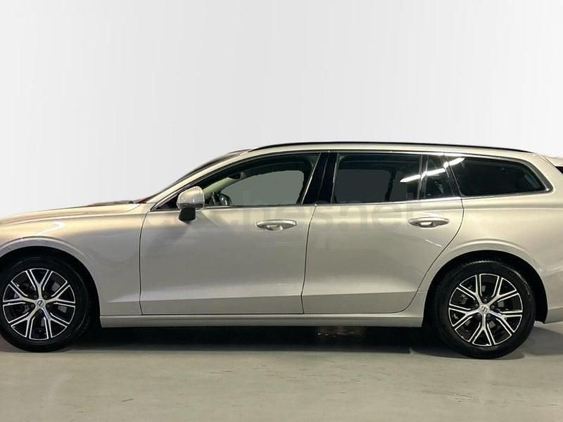 Usado Volvo V60 Core 197 CV (144 kW) 2025 Gris / plata Familiar