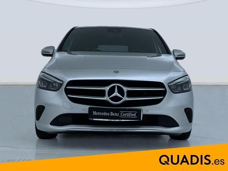 Usado Mercedes B180 136 CV (100 kW) 2019 Gris plata Monovolumen