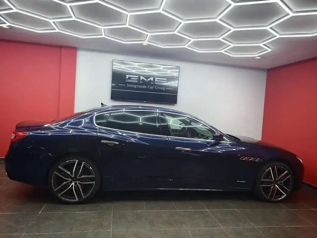 Usado Maserati Quattroporte 430 CV (316 kW) 2019 Azul Berlina