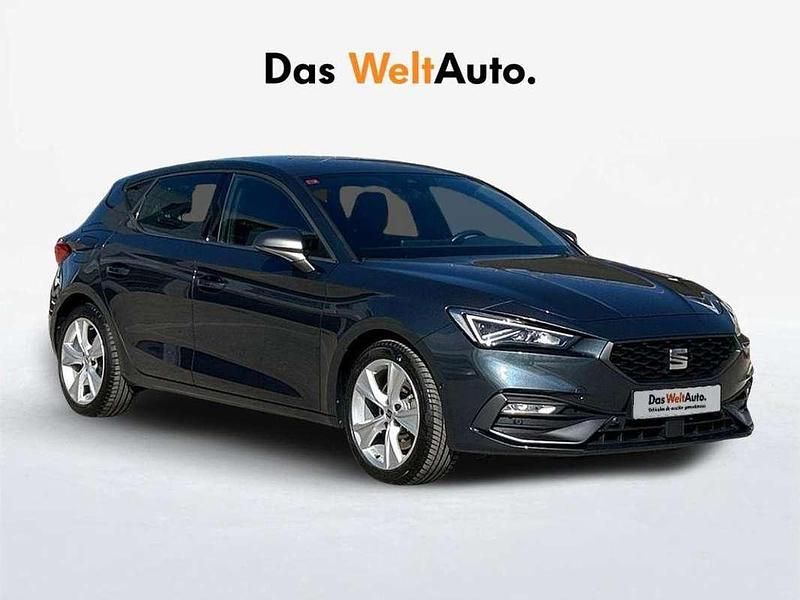 Gris Usado 2024 Seat Leon FR Utilitario | 22.490 € (Precio justo) - Imagen 1/4