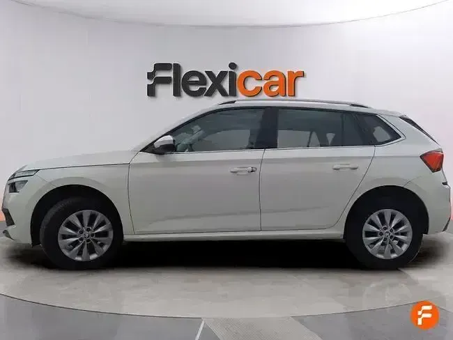 Usado Skoda Kamiq Ambition 110 CV (80 kW) 2021 Blanco SUV