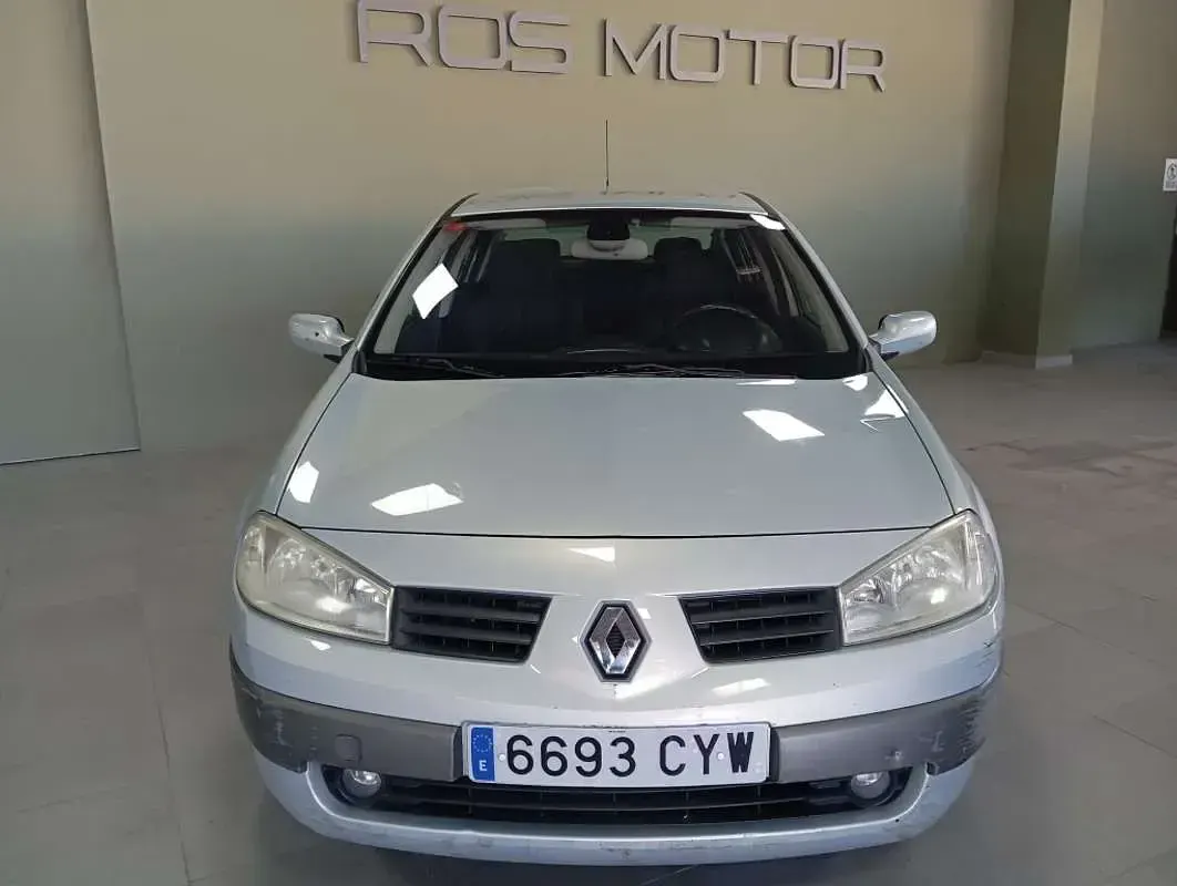 Usado Renault Mégane Expression 101 CV (74 kW) 2004 Gris Berlina