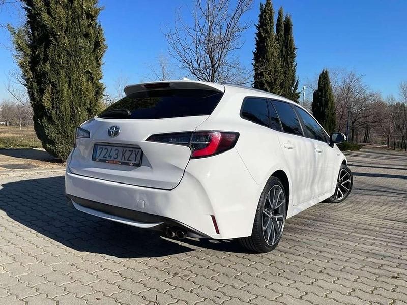 Usado Toyota Corolla Sport 180 CV (132 kW) 2019 Blanco Familiar