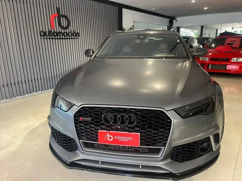 Usado Audi RS6 Performance 605 CV (444 kW) 2018 Gris / plata Familiar