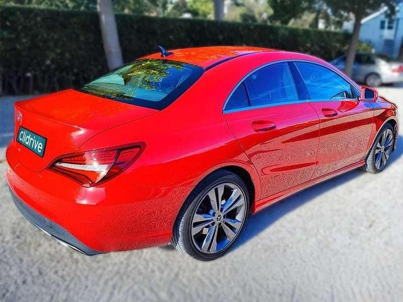 Usado Mercedes CLA200 136 CV (100 kW) 2018 Rojo Coupe