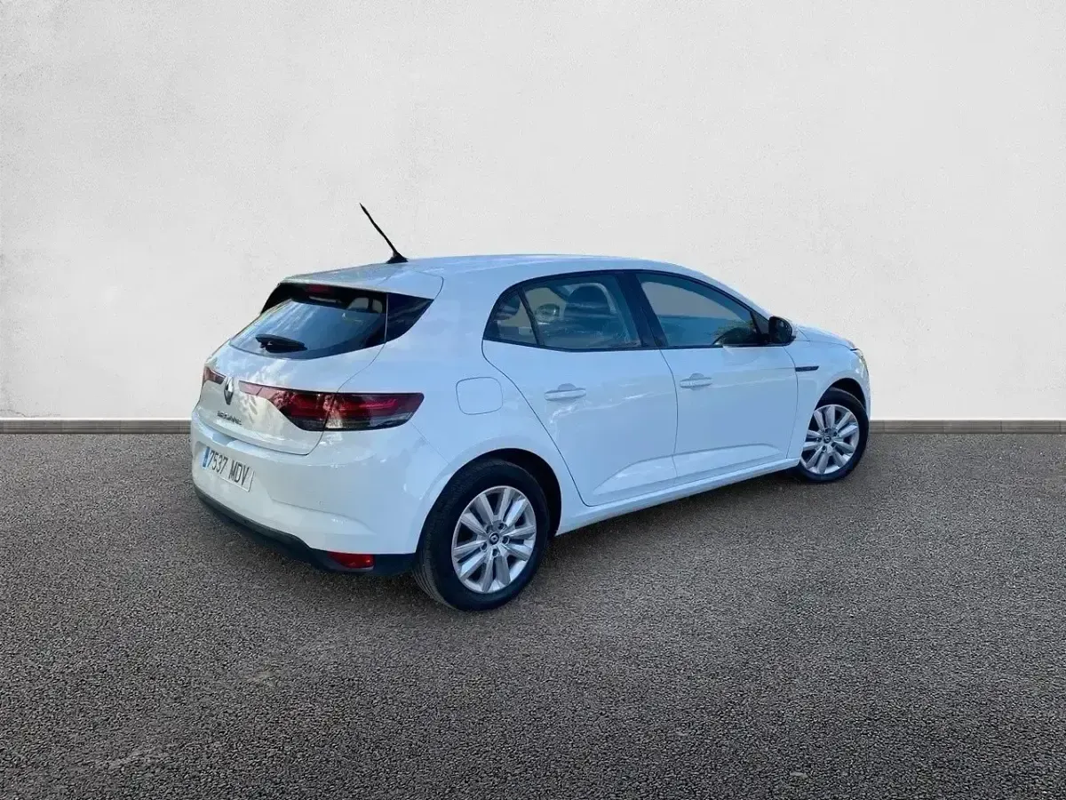 Usado Renault Mégane II Equilibre 115 CV (84 kW) 2023 Blanco Berlina