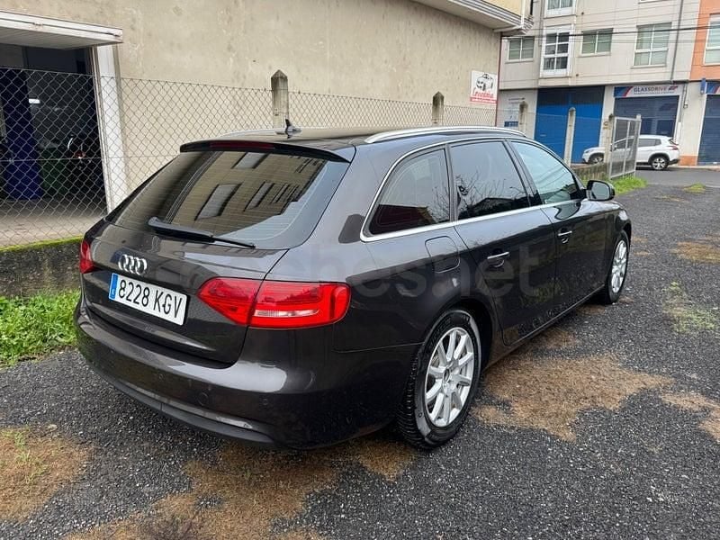 Usado Audi A4 Advanced 136 CV (100 kW) 2013 Marrón Familiar